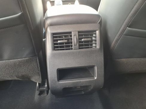 Used 2024 Mitsubishi Outlander AWD image 10
