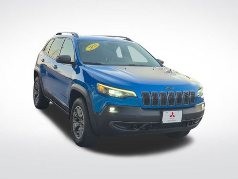 Used 2021 Jeep Cherokee Trailhawk image 3