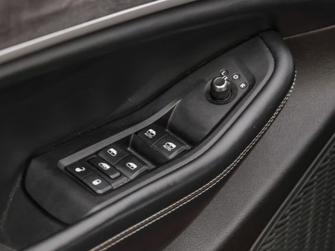 Used 2023 Jeep Grand Cherokee L Limited w/ Trailer Tow Group (B) AWD/4WD image 43