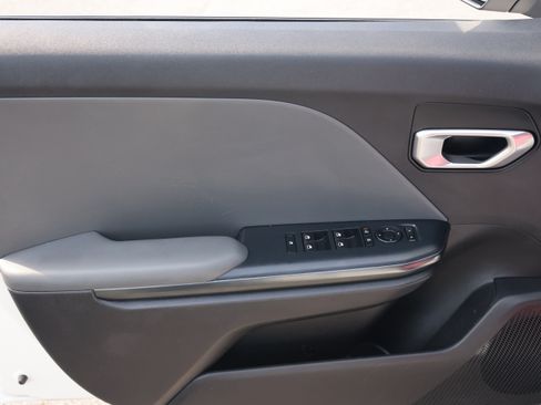 Used 2025 Kia K4 FWD image 12