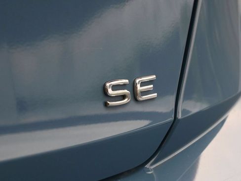 Used 2025 Volkswagen Jetta SE FWD image 33