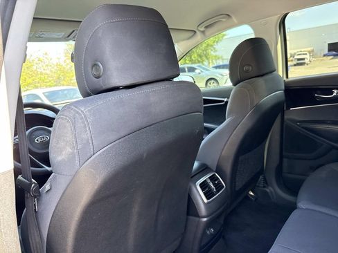 Used 2017 Kia Sorento L FWD image 13
