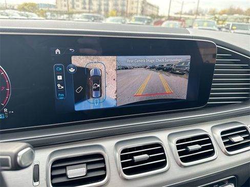 Used 2025 Mercedes-Benz GLS 450 4MATIC image 28