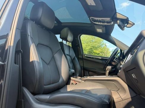 Used 2022 Porsche Macan w/ Premium Package Plus AWD/4WD image 14