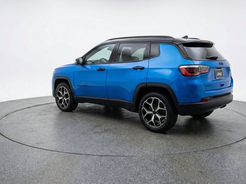Used 2025 Jeep Compass Limited AWD/4WD image 6