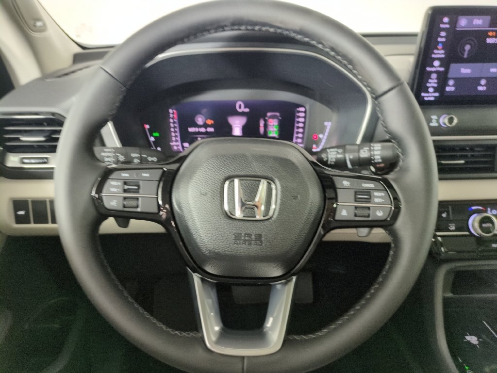 New 2026 Honda Pilot Touring image 16