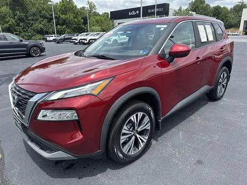 Used 2023 Nissan Rogue SV AWD/4WD image 3