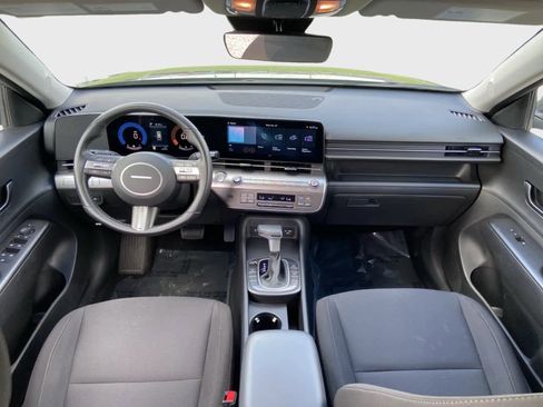Used 2025 Hyundai Kona SEL AWD/4WD image 16
