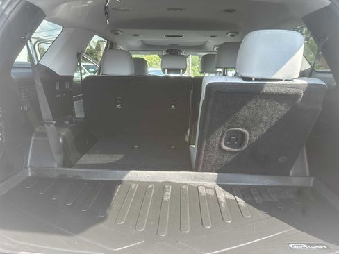 Certified 2022 Hyundai Palisade SEL w/ 8P Bench Seat Package image 31