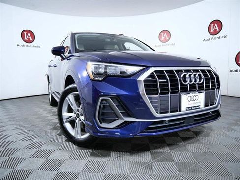 Certified 2022 Audi Q3 2.0T Premium w/ Convenience Package image 2