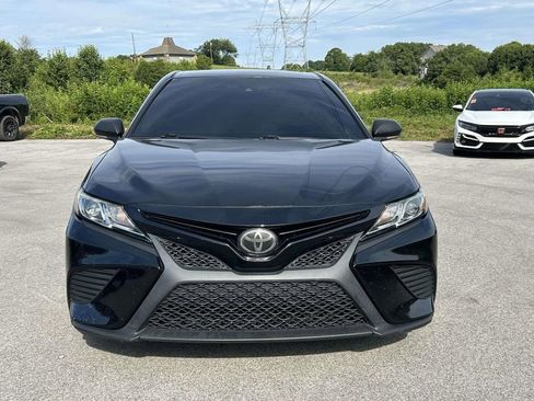 Used 2018 Toyota Camry SE FWD image 8