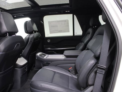 New 2026 Lincoln Navigator Reserve w/ Jet Appearance Package AWD/4WD image 27