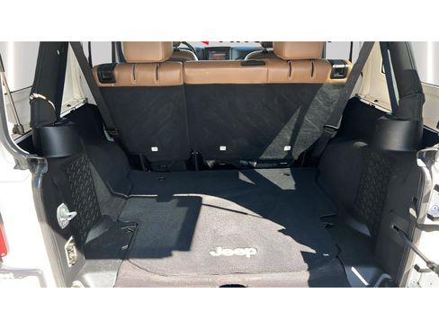 Used 2015 Jeep Wrangler Unlimited Rubicon image 20