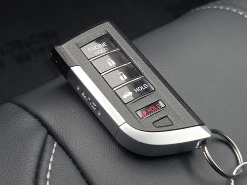 Used 2025 Acura TLX w/ Technology Package image 32