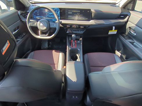 New 2025 Nissan Kicks SR w/ SR Premium Package image 16