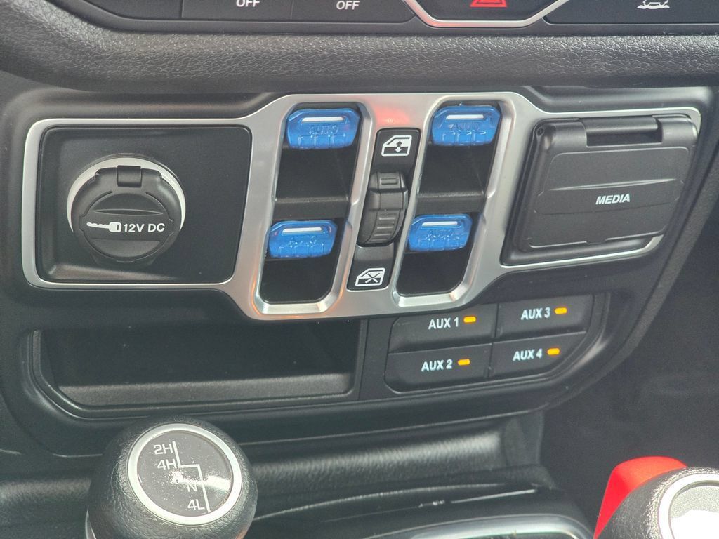 Used 2024 Jeep Gladiator Sport AWD/4WD image 36