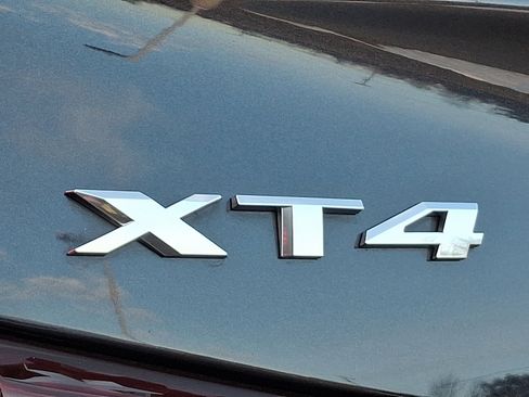 Used 2022 Cadillac XT4 Premium Luxury w/ Enhanced Visibility Package image 31