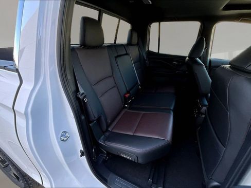 New 2026 Honda Ridgeline Black Edition image 9