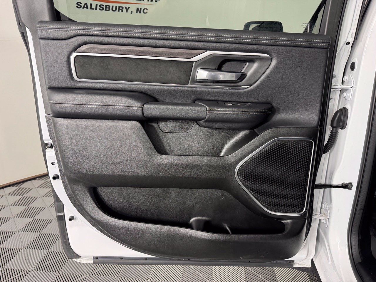 Used 2026 RAM 1500 Laramie w/ Off Road Group AWD/4WD image 25