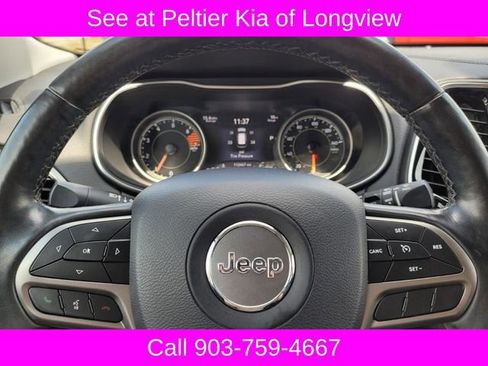 Used 2019 Jeep Cherokee Limited FWD image 28