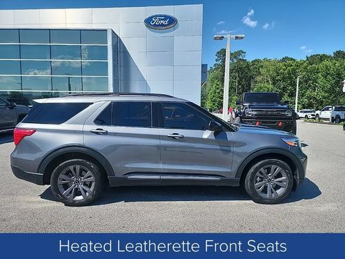 Used 2022 Ford Explorer XLT w/ Equipment Group 202A RWD image 2