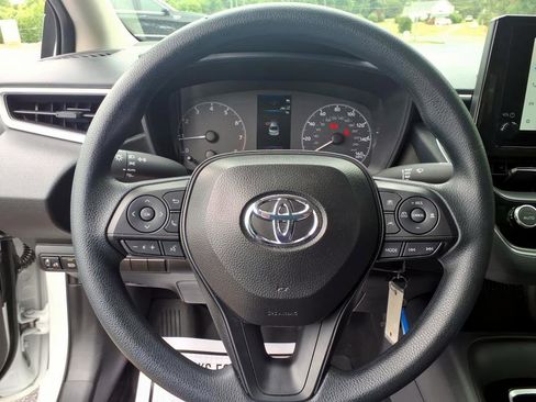 Certified 2025 Toyota Corolla LE FWD image 21