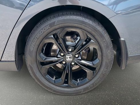 Used 2025 Honda Accord SE image 9