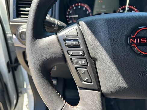 Used 2024 Nissan Titan PRO-4X w/ Pro-4x Convenience Package AWD/4WD image 15