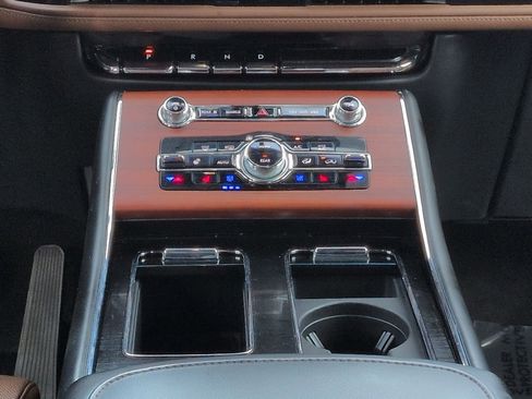 Used 2023 Lincoln Aviator Reserve w/ Equipment Group 201A AWD/4WD image 20