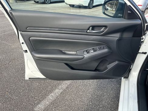 Certified 2025 Nissan Altima 2.5 S image 10