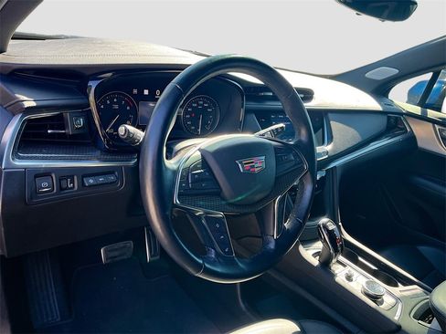 Used 2023 Cadillac XT5 Sportv w/ Technology Package image 9