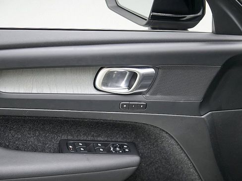 Certified 2023 Volvo XC40 B5 Plus image 12