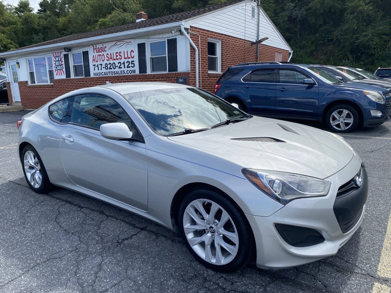 Used 2013 Hyundai Genesis 2.0T RWD image 3