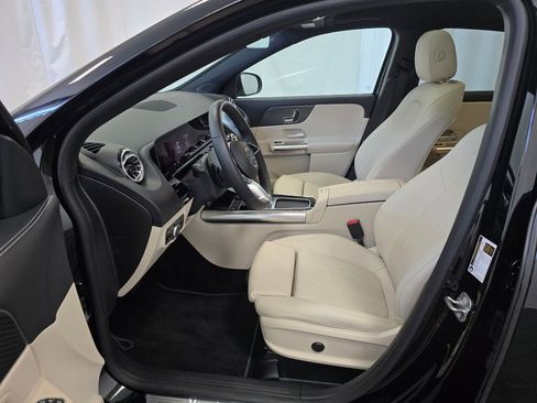 Used 2025 Mercedes-Benz GLA 250 4MATIC image 14