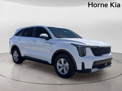 New 2026 Kia Sorento LX FWD image 2
