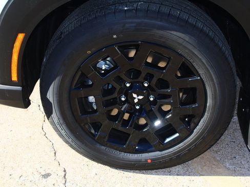 New 2026 Mitsubishi Outlander Trail Edition image 5