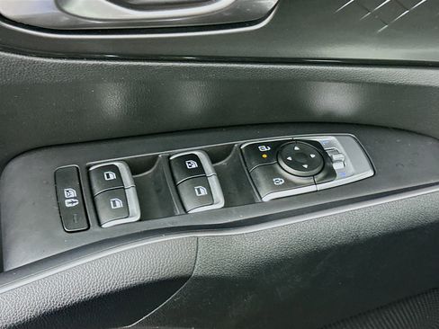 Used 2024 Kia Sorento S image 15