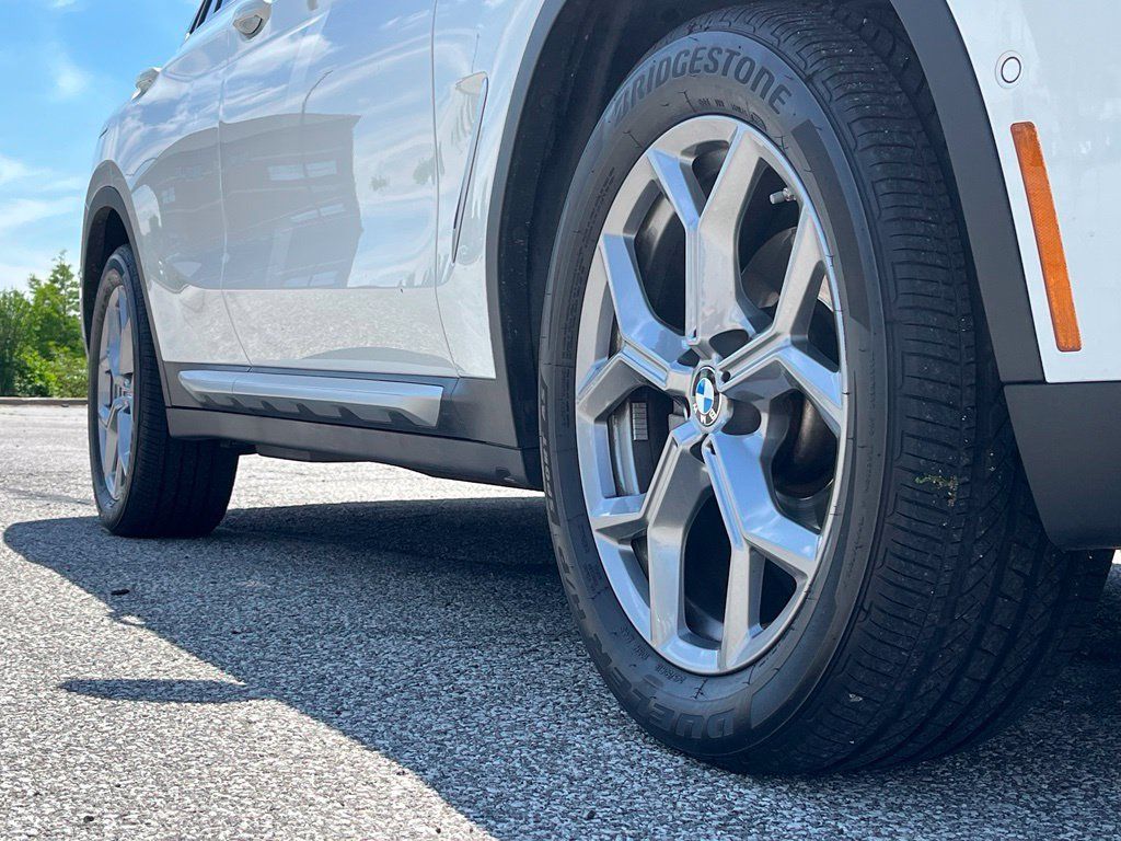 Certified 2025 BMW X4 xDrive30i w/ Premium Package AWD/4WD image 20
