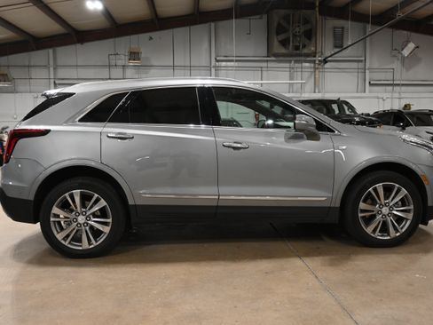 Used 2024 Cadillac XT5 Premium Luxury w/ Technology Package AWD/4WD image 12