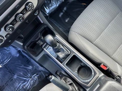 Certified 2019 Toyota Tacoma SR5 w/ SR5 Appearance Package (SM) image 33