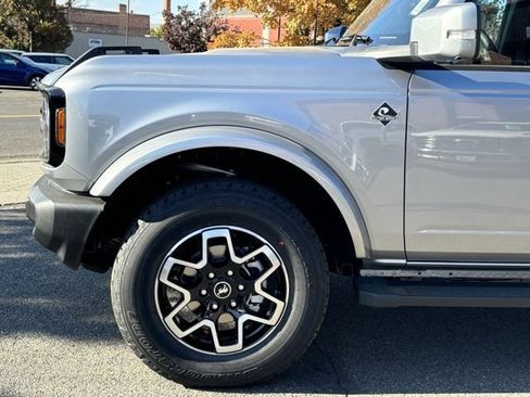 New 2024 Ford Bronco Outer Banks image 9