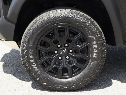 Used 2024 Chevrolet Colorado Trail Boss w/ LPO, Skid Plate Package AWD/4WD image 40