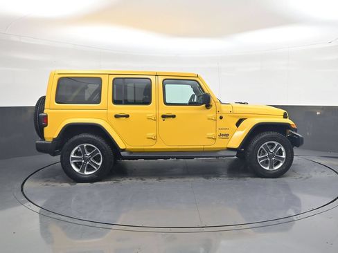 Used 2020 Jeep Wrangler Unlimited Sahara w/ Cold Weather Group AWD/4WD image 7
