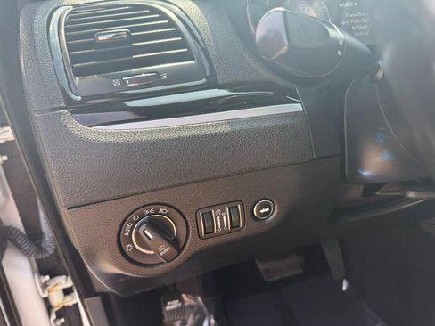Used 2019 Chrysler 300 S RWD image 14