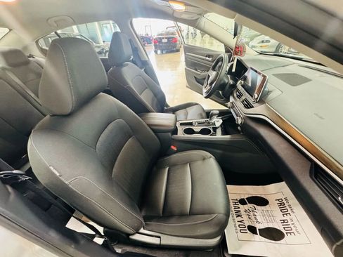 Used 2023 Nissan Altima 2.5 SV image 15