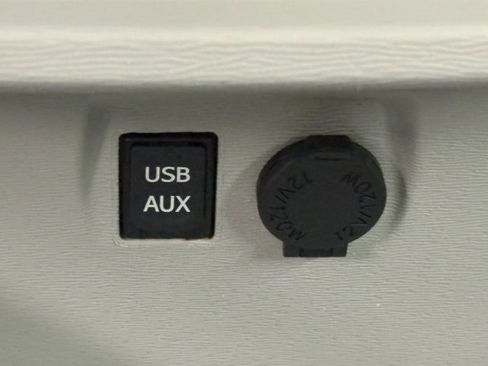 Used 2012 Toyota Sienna SE image 32