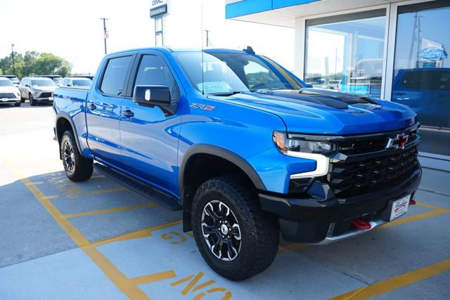 Used 2023 Chevrolet Silverado 1500 ZR2 w/ Technology Package AWD/4WD image 32