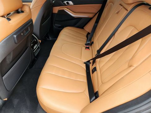 Used 2022 BMW X5 xDrive40i w/ Premium Package image 17