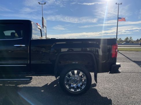 Used 2016 GMC Sierra 2500 Denali w/ Duramax Plus Package image 9