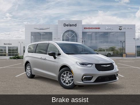 New 2026 Chrysler Pacifica Select FWD image 5